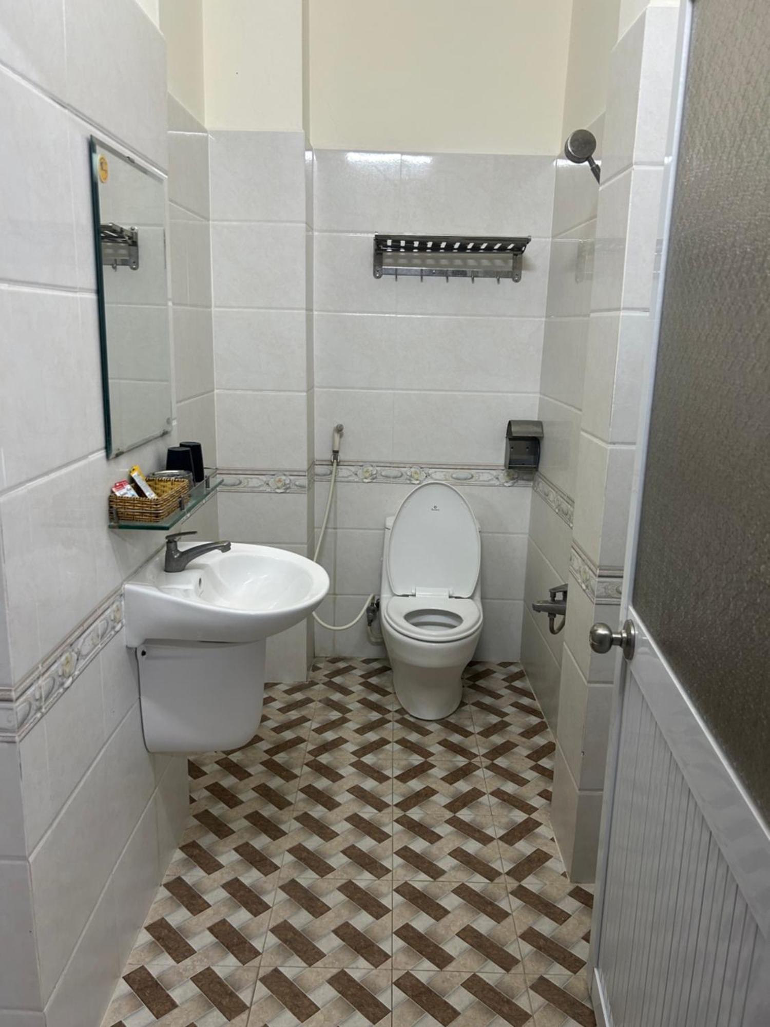 Hotel Anh Tuan Bac Lieu Exteriör bild