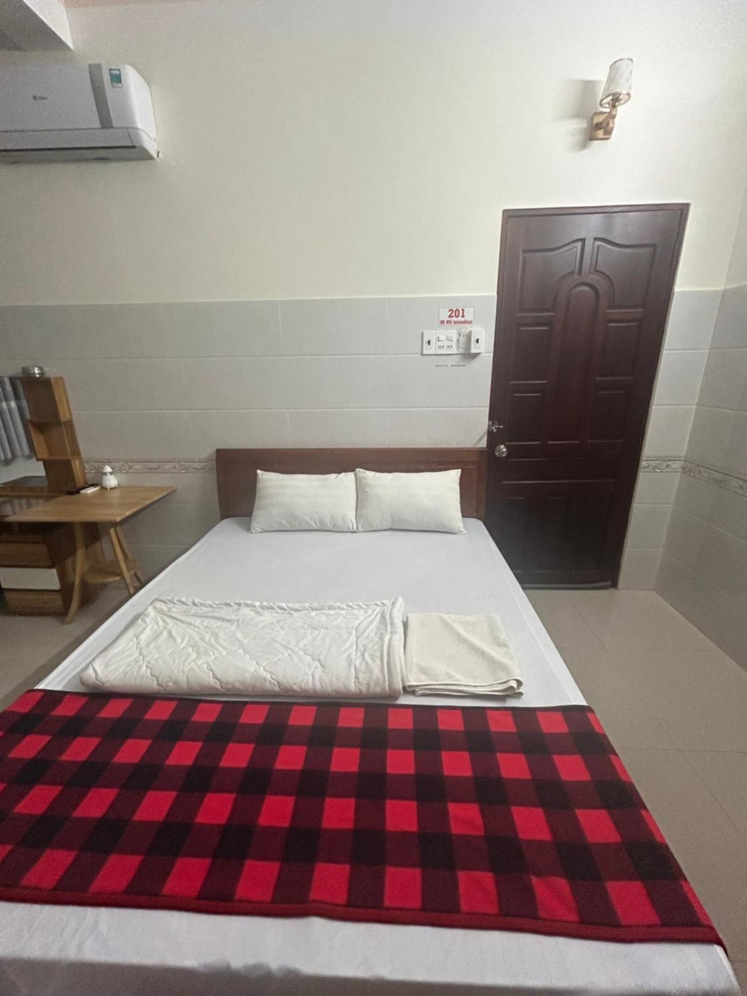 Hotel Anh Tuan Bac Lieu Exteriör bild