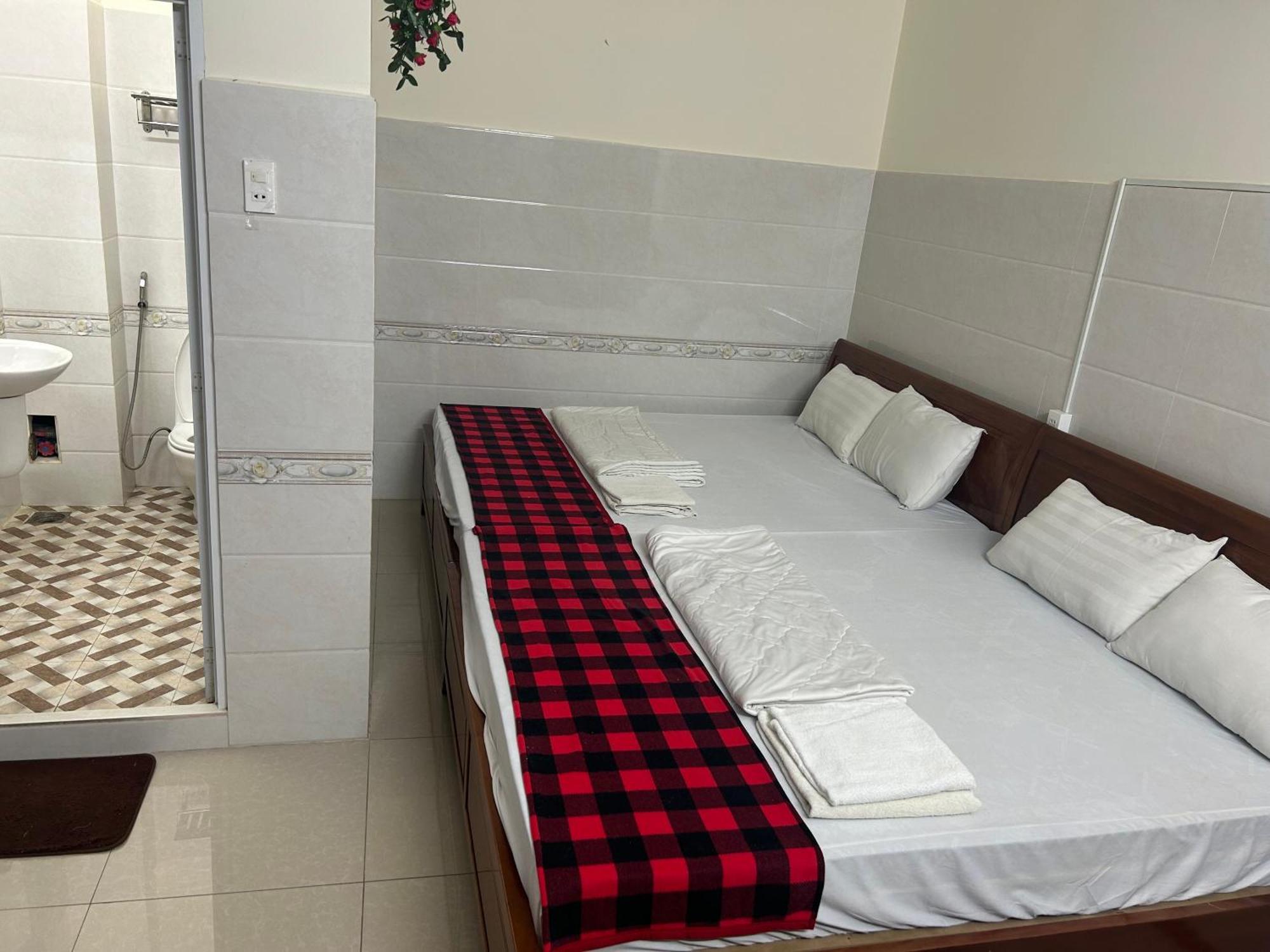 Hotel Anh Tuan Bac Lieu Exteriör bild